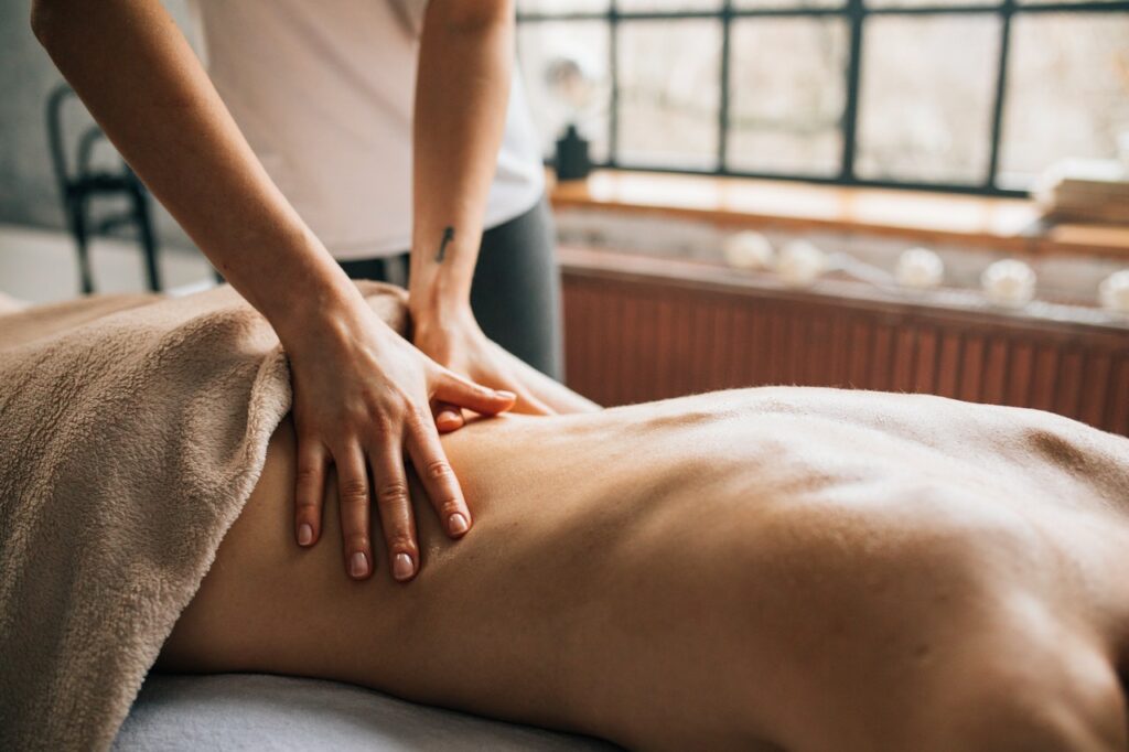 schwedische massage in der praxis